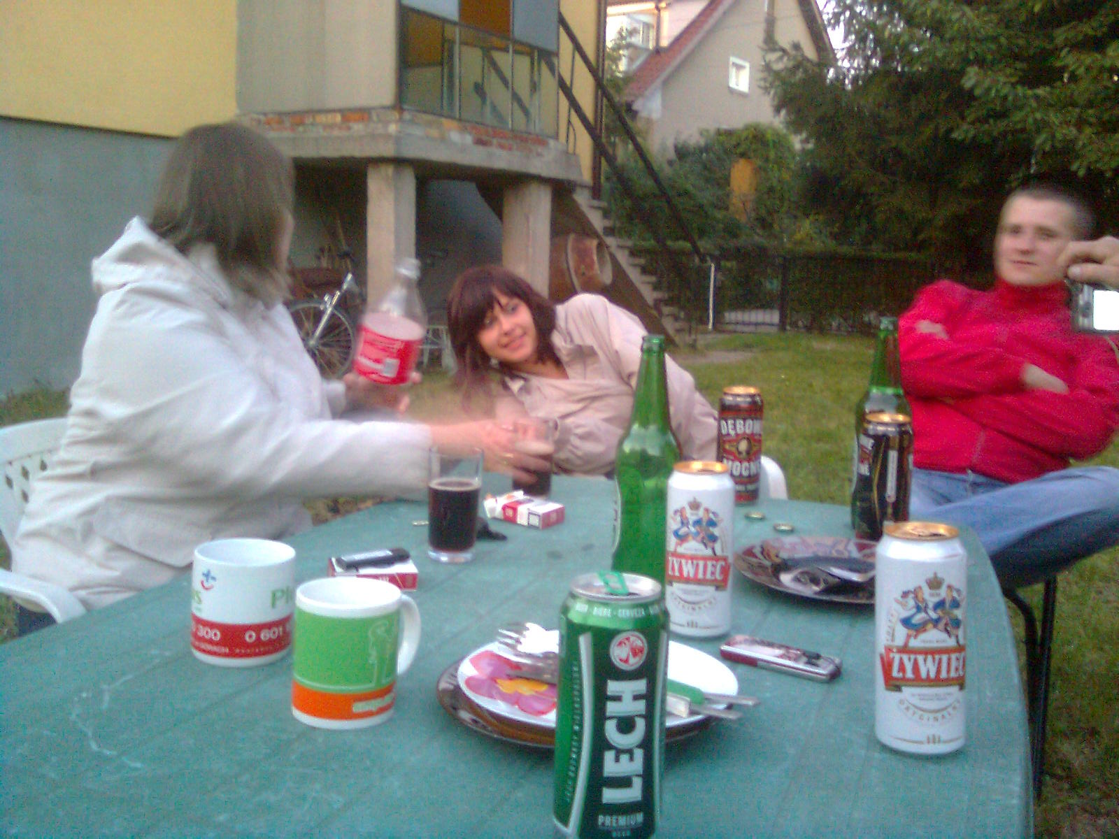 Od lewej:
<br />żona jarkal, siostra, piter