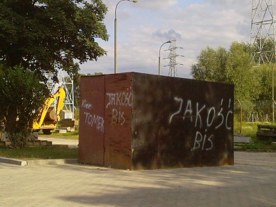 Magazynek gratów i dowcip pracownika :)