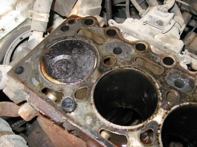 Repair of Ford's engine (7).jpg