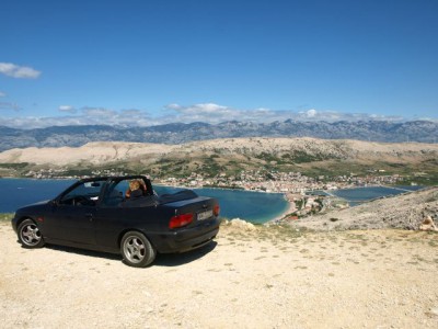 Esior na wyspie Pag (w dole miasteczko Pag)