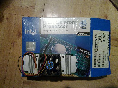 celeron 300MHz,bez problemu krecony byl na 450MHz