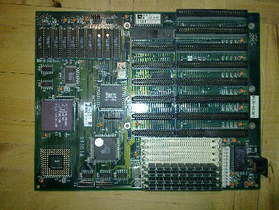 386dx 40MHz bez koprocesora,to tez sobie zachowalem bo sprawne,zasilacz do tego tez jeszcze mam,wiec da sie odpalic