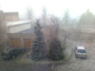 Padał śnieg 15 min temu a teraz mocno wali słoneczko :)