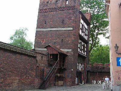 KRZYWA WIEŻA :) SPOKO BUDOWLA :)