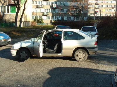 Oto mój Escort na sprężynach od Tavrii.