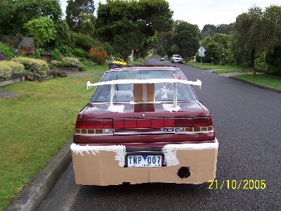 FUKIN HAD 2 GO 2 HOSPITAL CUTTIN THAT HOLE!!! STABBED IN WRIST BY STANLEY KNIFE!!.JPG