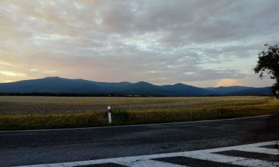 Piękna widokowa droga na Słowacji zaraz po zachodzie słońca