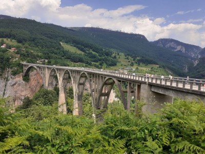 1. To budowali tubylcy.jpg