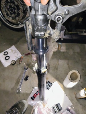 Naprawa wycieku lag w tym oklejonym.