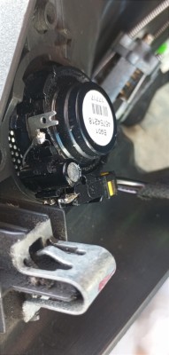 Nowy tweeter na swoim miejscu