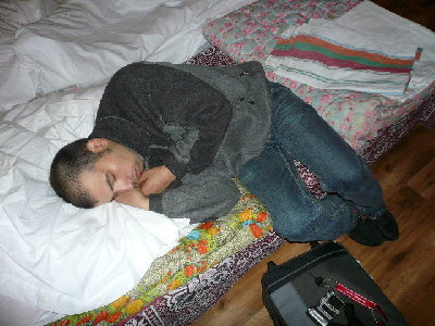 ciec spi reszta sie bawi