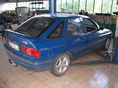 Mój Escort. Nowy silnik, nowe opony, ciągle modyfikowany i miejmy nadzieję że i klima zadziała.