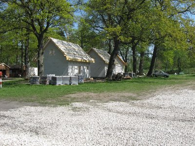 Domki w budowie - przy recepcji bedą gotowe na następny rok